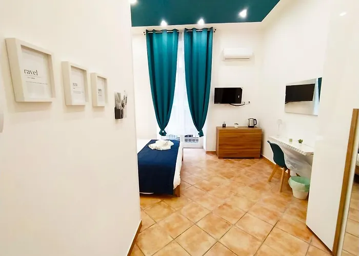 Nacasa Couette-café Naples